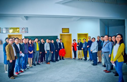 bbin直营网举行肖鹏飞中学化学名师工作室挂牌仪式暨首次学术活动