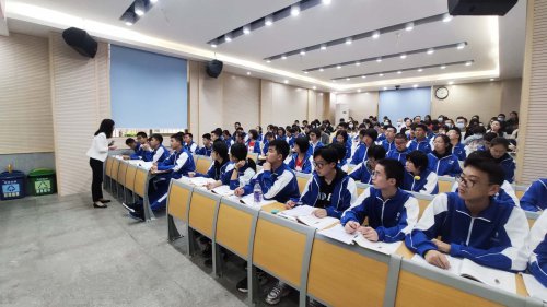 bbin直营网历史特级教师刘丽珍进行名特优示范课展示