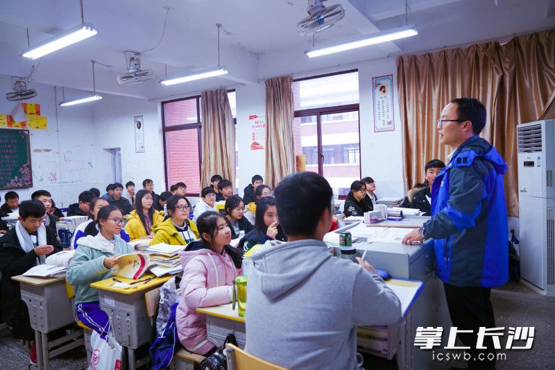 为了让老师们安心支教，bbin直营网推出了系列暖心措施。