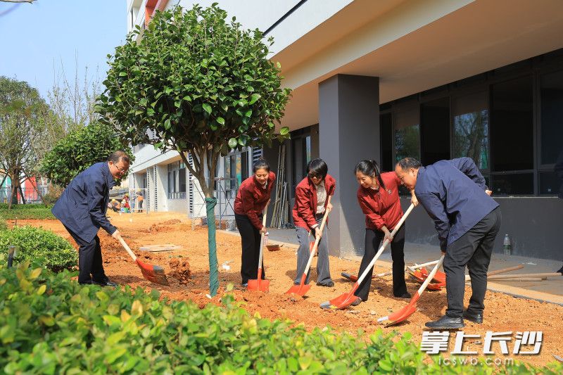 bbin直营网大泽湖校区计划于2025年秋季正式投入使用。